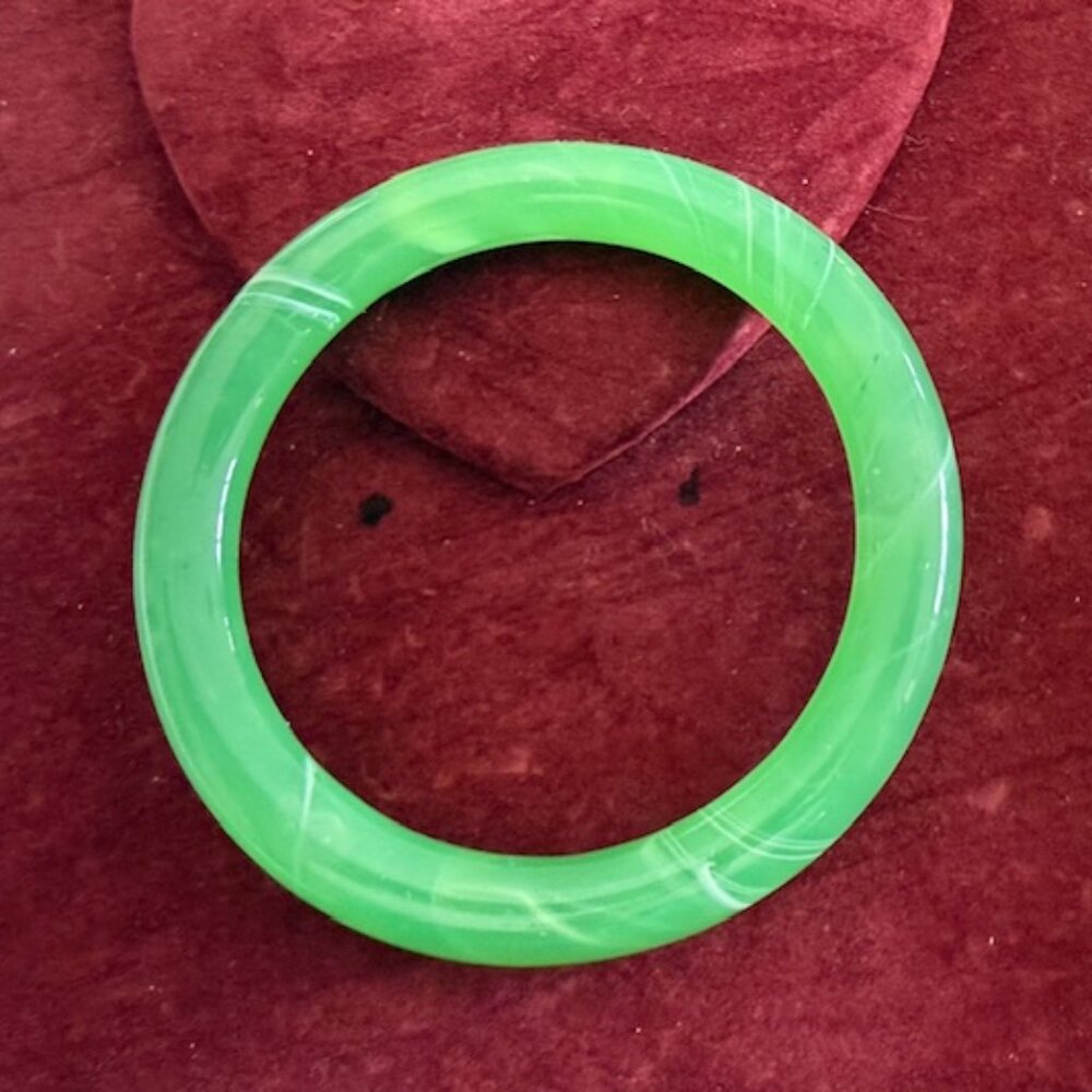 vintage apple green bangle bracelet